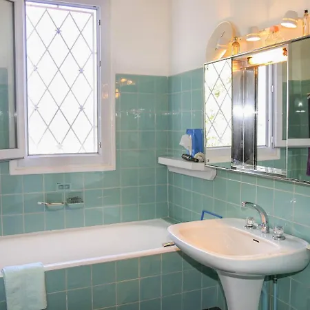 Villa Espero-pax Sleeps 4 Pool Air Con Wifi *